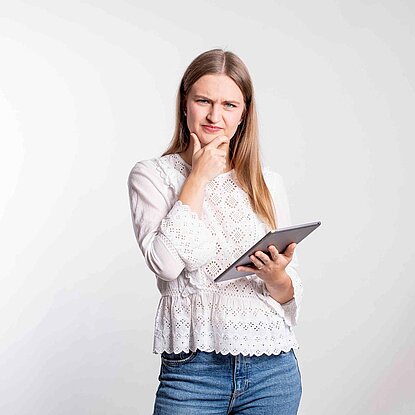 Nachdenklich | OPTINVEST Beamte